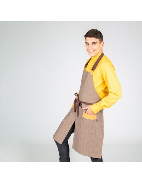 DELANTAL CON PETO CHOCOLATE TIRANTE 2 COLORES 82X72 CM