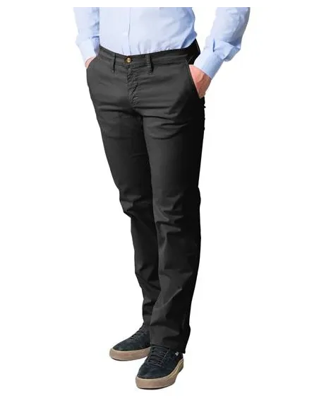 Pantalón chino circón de adversia: el pantalón que se adapta a ti y a tu estilo