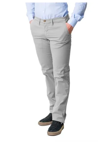 Pantalón chino circón de adversia: el pantalón que se adapta a ti y a tu estilo Pantalón chino circón de adversia: el pantalón que se adapta a ti y a tu estilo